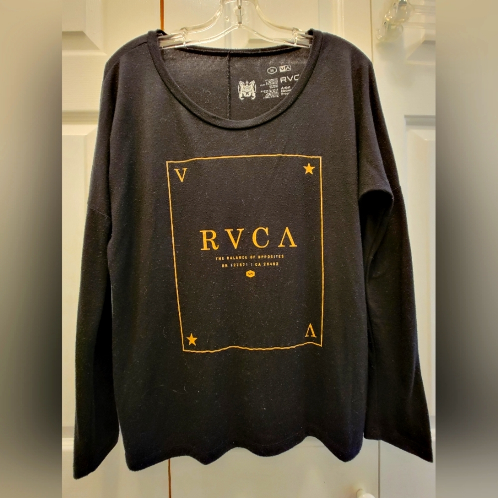 RVCA drop shoulder long sleeve M
